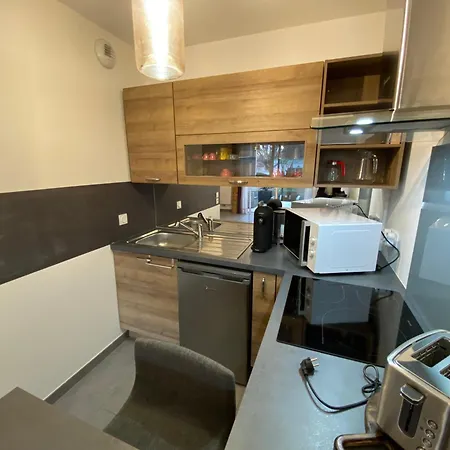 Moderne Proche Centre Apartment